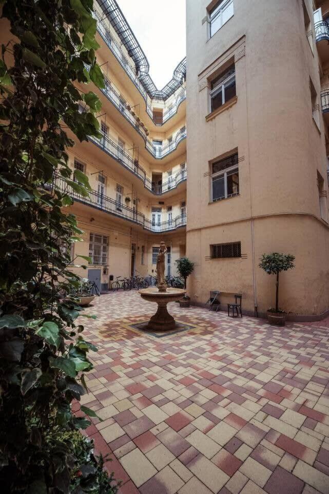 Renovated Design Apartment Close To The Danube Budapest Exterior photo